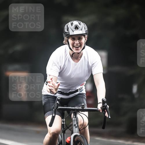13.09.2026 - Stadtparktriathlon H.Heesch http://msf.ph/oto/10359035 13.09.2026 09:56:05 Radfahren 246, 265, 345 meine-sportfotos.de