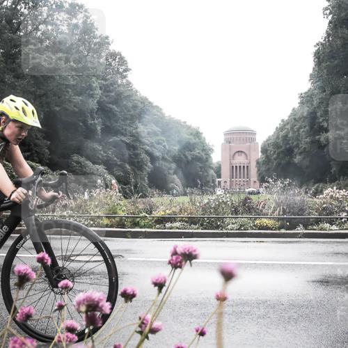 13.09.2026 - Stadtparktriathlon H.Heesch http://msf.ph/oto/10359036 13.09.2026 13:24:24 Radfahren 1410, 1418, 1480, 1494 meine-sportfotos.de