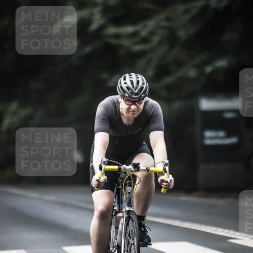 13.09.2026 - Stadtparktriathlon H.Heesch http://msf.ph/oto/10359055 13.09.2026 11:13:01 Radfahren 561, 636, 644 meine-sportfotos.de