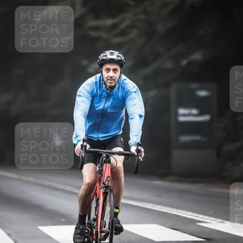 13.09.2026 - Stadtparktriathlon H.Heesch http://msf.ph/oto/10359059 13.09.2026 09:56:07 Radfahren 246, 340, 345 meine-sportfotos.de