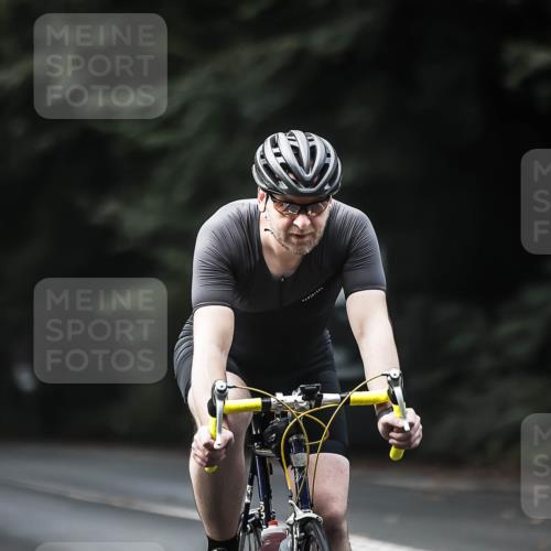 13.09.2026 - Stadtparktriathlon H.Heesch http://msf.ph/oto/10359063 13.09.2026 11:13:02 Radfahren 561, 636, 644 meine-sportfotos.de