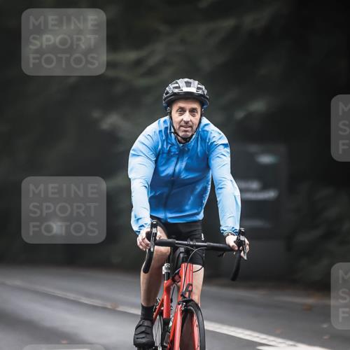 13.09.2026 - Stadtparktriathlon H.Heesch http://msf.ph/oto/10359073 13.09.2026 09:56:07 Radfahren 246, 340, 345 meine-sportfotos.de