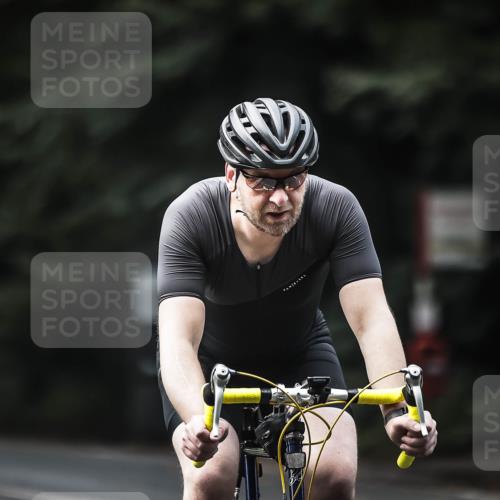 13.09.2026 - Stadtparktriathlon H.Heesch http://msf.ph/oto/10359075 13.09.2026 11:13:02 Radfahren 561, 636, 644 meine-sportfotos.de