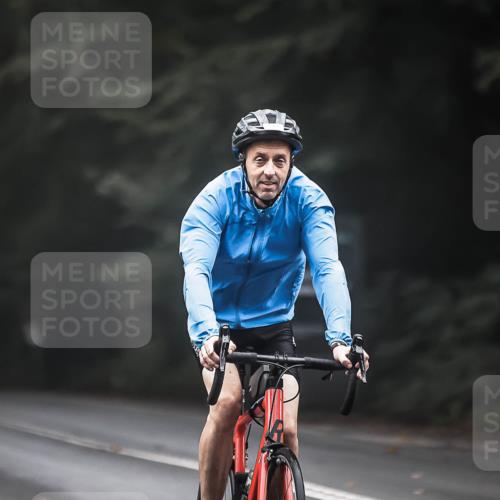 13.09.2026 - Stadtparktriathlon H.Heesch http://msf.ph/oto/10359077 13.09.2026 09:56:07 Radfahren 246, 340, 345 meine-sportfotos.de