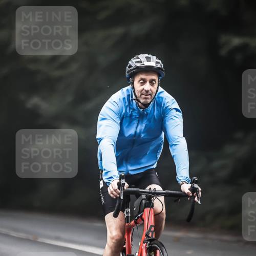 13.09.2026 - Stadtparktriathlon H.Heesch http://msf.ph/oto/10359080 13.09.2026 09:56:07 Radfahren 246, 340, 345 meine-sportfotos.de