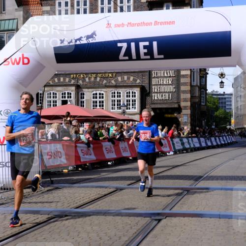 13.09.2026 - 21. swb-Marathon Bremen Tim E. http://msf.ph/oto/10359081 13.09.2026 12:54:59 Ziel 1020 meine-sportfotos.de