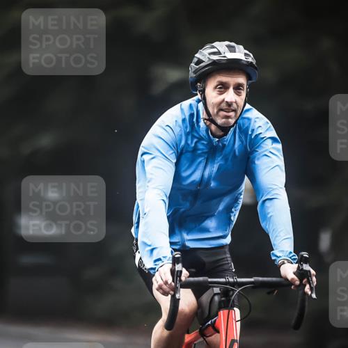 13.09.2026 - Stadtparktriathlon H.Heesch http://msf.ph/oto/10359095 13.09.2026 09:56:07 Radfahren 246, 340, 345 meine-sportfotos.de