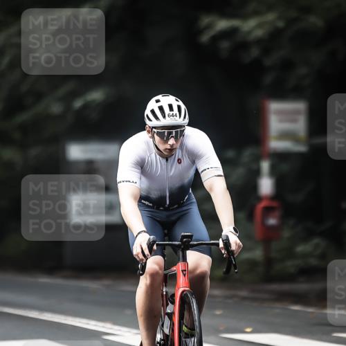 13.09.2026 - Stadtparktriathlon H.Heesch http://msf.ph/oto/10359099 13.09.2026 11:13:06 Radfahren 556, 560, 561, 633, 644 meine-sportfotos.de