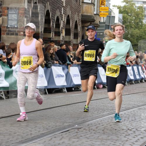 13.09.2026 - 21. swb-Marathon Bremen Strokosch-Dieckow http://msf.ph/oto/10359114 13.09.2026 10:57:42 Ziel 10166, 10177, 10226, 10300, 10394, 10517, 10518, 10578, 10687, 10969, 11106, 11365, 11480, 11498, 11609, 11667, 11734, 11966, 12037, 12111, 12263, 12372, 12382, 12383, 12400, 12411, 10078, 10460, 10559, 10565, 10707, 10728, 11136, 11153, 11332, 11532, 11568, 11824, 11856, 12228, 12231, 12427, 12551, 12555 meine-sportfotos.de