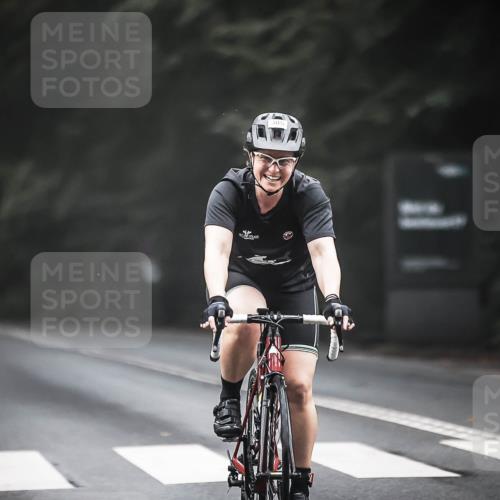 13.09.2026 - Stadtparktriathlon H.Heesch http://msf.ph/oto/10359132 13.09.2026 09:56:22 Radfahren 305 meine-sportfotos.de
