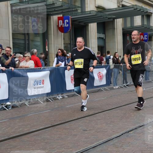 13.09.2026 - 21. swb-Marathon Bremen Strokosch-Dieckow http://msf.ph/oto/10359135 13.09.2026 11:19:10 Ziel 10004, 10629, 10933, 11050, 11457, 11760, 12224, 12462, 10202, 10344, 10524, 11629, 11794, 12090 meine-sportfotos.de