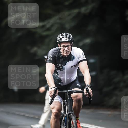 13.09.2026 - Stadtparktriathlon H.Heesch http://msf.ph/oto/10359166 13.09.2026 11:13:14 Radfahren 556, 560, 630, 633 meine-sportfotos.de