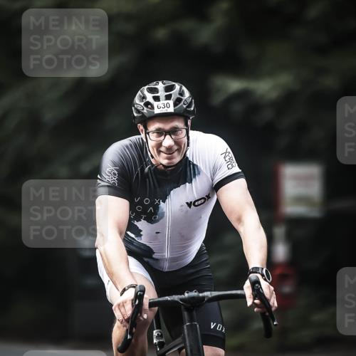 13.09.2026 - Stadtparktriathlon H.Heesch http://msf.ph/oto/10359180 13.09.2026 11:13:15 Radfahren 556, 560, 602, 630, 633, 635 meine-sportfotos.de