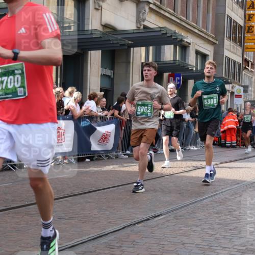 13.09.2026 - 21. swb-Marathon Bremen Strokosch-Dieckow http://msf.ph/oto/10359229 13.09.2026 13:35:19 Ziel 156, 318, 532, 607, 2041, 2090, 2318, 2356, 3055, 3087, 3226, 3485, 3621, 3704, 3780, 3857, 4048, 4326, 5071, 5308, 5467, 5468, 5584, 5586, 5661, 6315, 6418, 6465, 6466, 6644, 6649, 6724, 7235, 7285, 7597, 7675, 7691, 7700, 8335, 8401, 8530, 8816, 8915, 9784, 9845, 9862, 9887, 9892, 9912, 13121, 13213, 536, 1150, 2003, 2366, 2430, 2492, 2625, 2866, 3063, 3311, 3916, 4062, 4487, 4635, 4985, 5016, 5125, 5647, 6315, 6320, 6391, 6403, 6750, 6837, 7123, 7405, 7657, 7750, 9017 meine-sportfotos.de