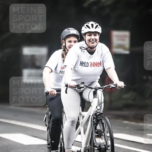 13.09.2026 - Stadtparktriathlon H.Heesch http://msf.ph/oto/10359230 13.09.2026 09:56:43 Radfahren 212, 248 meine-sportfotos.de