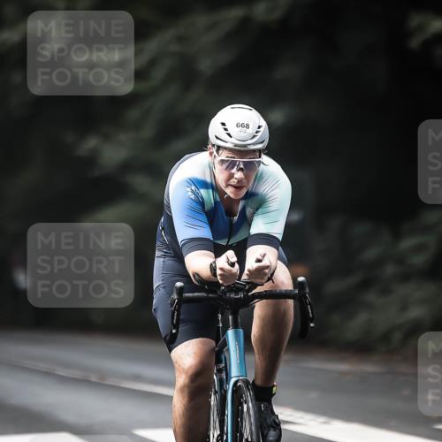 13.09.2026 - Stadtparktriathlon H.Heesch http://msf.ph/oto/10359240 13.09.2026 11:13:23 Radfahren 602, 635, 668 meine-sportfotos.de
