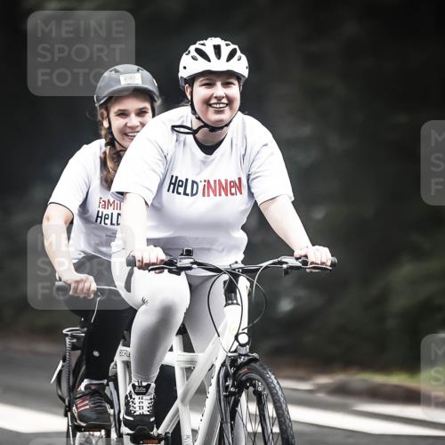 13.09.2026 - Stadtparktriathlon H.Heesch http://msf.ph/oto/10359241 13.09.2026 09:56:43 Radfahren 212, 248 meine-sportfotos.de