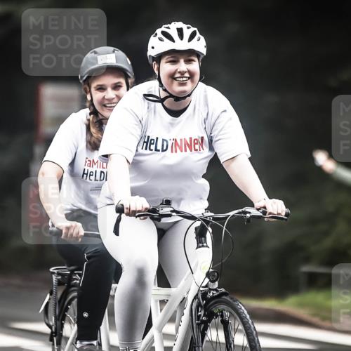 13.09.2026 - Stadtparktriathlon H.Heesch http://msf.ph/oto/10359247 13.09.2026 09:56:43 Radfahren 212, 248 meine-sportfotos.de