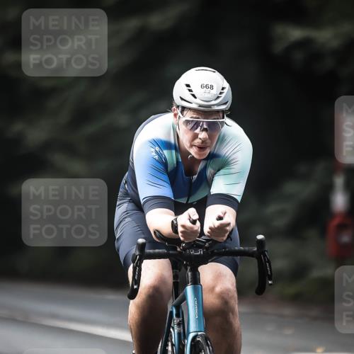 13.09.2026 - Stadtparktriathlon H.Heesch http://msf.ph/oto/10359251 13.09.2026 11:13:24 Radfahren 602, 635, 668 meine-sportfotos.de