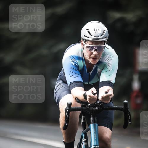 13.09.2026 - Stadtparktriathlon H.Heesch http://msf.ph/oto/10359254 13.09.2026 11:13:24 Radfahren 602, 635, 668 meine-sportfotos.de
