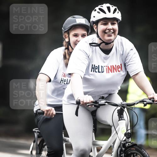 13.09.2026 - Stadtparktriathlon H.Heesch http://msf.ph/oto/10359257 13.09.2026 09:56:44 Radfahren 212, 248 meine-sportfotos.de