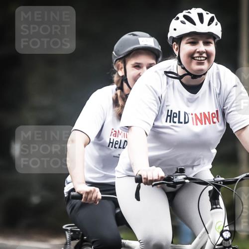 13.09.2026 - Stadtparktriathlon H.Heesch http://msf.ph/oto/10359261 13.09.2026 09:56:44 Radfahren 212, 248 meine-sportfotos.de