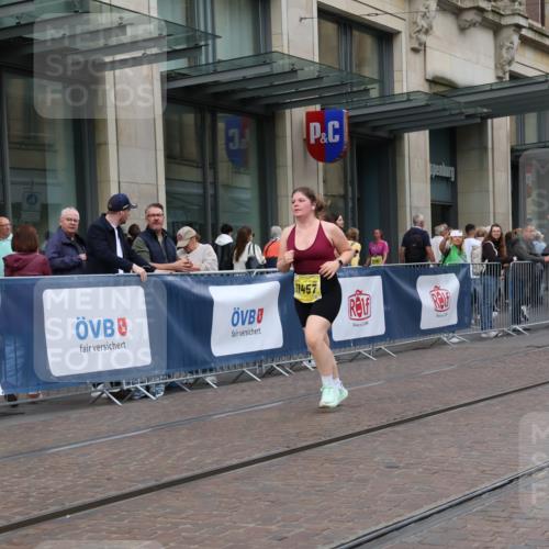 13.09.2026 - 21. swb-Marathon Bremen Strokosch-Dieckow http://msf.ph/oto/10359265 13.09.2026 11:19:30 Ziel 10430, 10882, 11457, 11546, 12472, 10004, 10629, 10933, 11050, 11760, 12224, 12462 meine-sportfotos.de