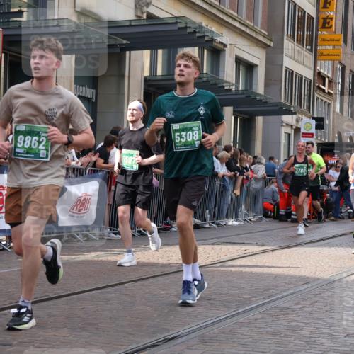13.09.2026 - 21. swb-Marathon Bremen Strokosch-Dieckow http://msf.ph/oto/10359266 13.09.2026 13:35:20 Ziel 156, 318, 532, 607, 2041, 2090, 2318, 2356, 3055, 3087, 3226, 3485, 3621, 3704, 3780, 3857, 4048, 4326, 5071, 5308, 5467, 5468, 5584, 5586, 5661, 6418, 6465, 6466, 6644, 6649, 6724, 7235, 7285, 7597, 7675, 7691, 7700, 8335, 8816, 9784, 9845, 9862, 9887, 9892, 9912, 13121, 13213, 536, 1150, 2003, 2366, 2492, 2625, 2866, 3063, 3311, 3916, 4062, 4487, 4635, 4985, 5016, 5125, 5647, 6315, 6320, 6391, 6403, 6750, 6837, 7123, 7405, 7657, 7750, 9017 meine-sportfotos.de