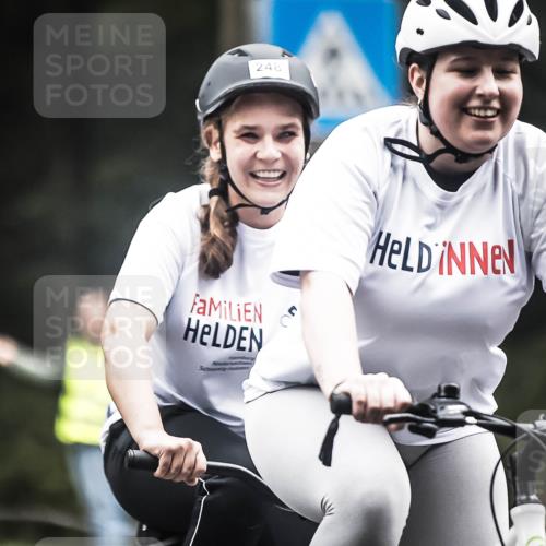 13.09.2026 - Stadtparktriathlon H.Heesch http://msf.ph/oto/10359267 13.09.2026 09:56:44 Radfahren 212, 248 meine-sportfotos.de