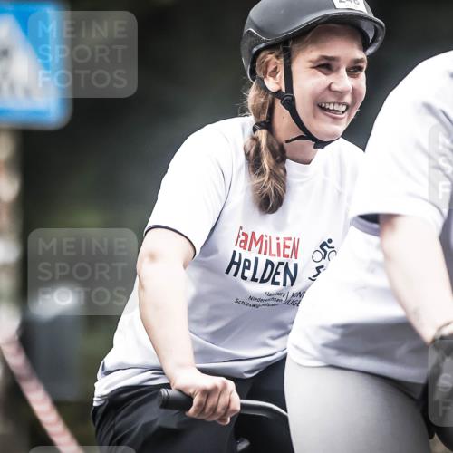 13.09.2026 - Stadtparktriathlon H.Heesch http://msf.ph/oto/10359278 13.09.2026 09:56:44 Radfahren 212, 248 meine-sportfotos.de