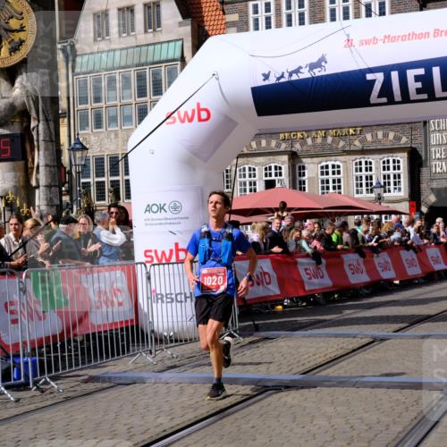 13.09.2026 - 21. swb-Marathon Bremen Tim E. http://msf.ph/oto/10359286 13.09.2026 12:55:24 Ziel 3744, 13085 meine-sportfotos.de