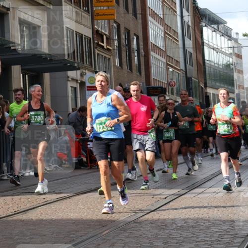 13.09.2026 - 21. swb-Marathon Bremen Strokosch-Dieckow http://msf.ph/oto/10359287 13.09.2026 13:35:21 Ziel 156, 318, 532, 607, 2041, 2090, 2318, 2356, 3055, 3087, 3226, 3485, 3621, 3704, 3780, 3857, 4048, 4326, 5071, 5308, 5467, 5468, 5584, 5586, 5661, 6418, 6465, 6466, 6644, 6649, 6724, 7235, 7285, 7597, 7675, 7691, 7700, 8335, 8816, 9784, 9845, 9862, 9887, 9892, 9912, 13121, 13213, 536, 1150, 2003, 2090, 2366, 2492, 2625, 2866, 3063, 3311, 3621, 3916, 4062, 4487, 4635, 4985, 5016, 5125, 5647, 6315, 6320, 6391, 6403, 6418, 6750, 6837, 7123, 7405, 7657, 7750, 9017 meine-sportfotos.de