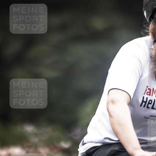 13.09.2026 - Stadtparktriathlon H.Heesch http://msf.ph/oto/10359288 13.09.2026 09:56:45 Radfahren 212, 248 meine-sportfotos.de