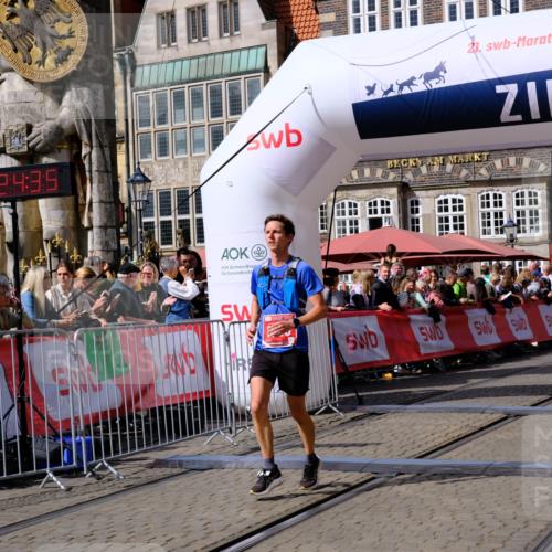 13.09.2026 - 21. swb-Marathon Bremen Tim E. http://msf.ph/oto/10359302 13.09.2026 12:55:24 Ziel 3744, 13085 meine-sportfotos.de
