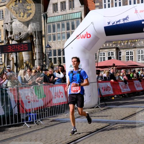13.09.2026 - 21. swb-Marathon Bremen Tim E. http://msf.ph/oto/10359313 13.09.2026 12:55:24 Ziel 3744, 13085 meine-sportfotos.de