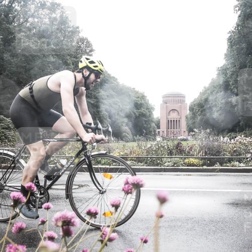 13.09.2026 - Stadtparktriathlon H.Heesch http://msf.ph/oto/10359323 13.09.2026 13:26:42 Radfahren 1321, 1374 meine-sportfotos.de