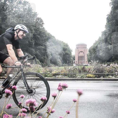 13.09.2026 - Stadtparktriathlon H.Heesch http://msf.ph/oto/10359338 13.09.2026 13:26:47 Radfahren 1321, 1329, 1380 meine-sportfotos.de