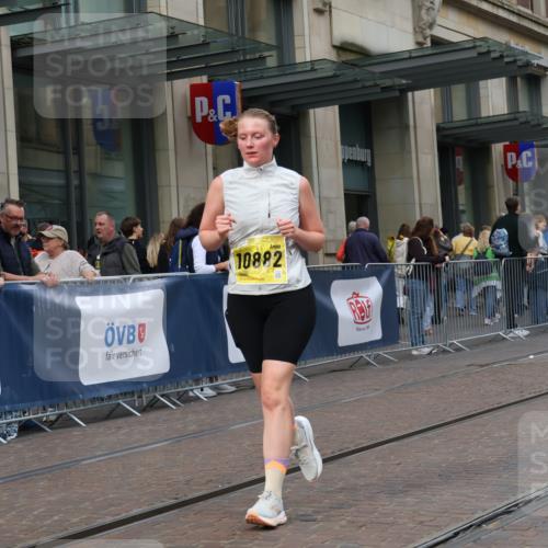 13.09.2026 - 21. swb-Marathon Bremen Strokosch-Dieckow http://msf.ph/oto/10359349 13.09.2026 11:19:40 Ziel 10430, 10882, 11333, 11546, 12472, 10004, 10933, 11050, 11457, 11760, 12224 meine-sportfotos.de