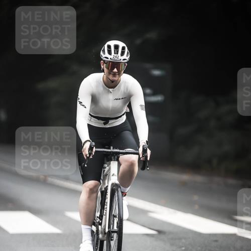 13.09.2026 - Stadtparktriathlon H.Heesch http://msf.ph/oto/10359355 13.09.2026 09:57:16 Radfahren 242, 307 meine-sportfotos.de