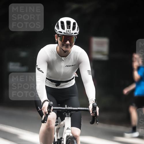 13.09.2026 - Stadtparktriathlon H.Heesch http://msf.ph/oto/10359375 13.09.2026 09:57:16 Radfahren 242, 307 meine-sportfotos.de