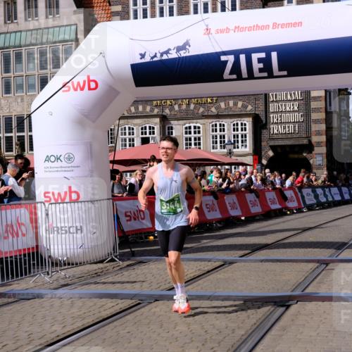 13.09.2026 - 21. swb-Marathon Bremen Tim E. http://msf.ph/oto/10359383 13.09.2026 12:55:37 Ziel 3744 meine-sportfotos.de