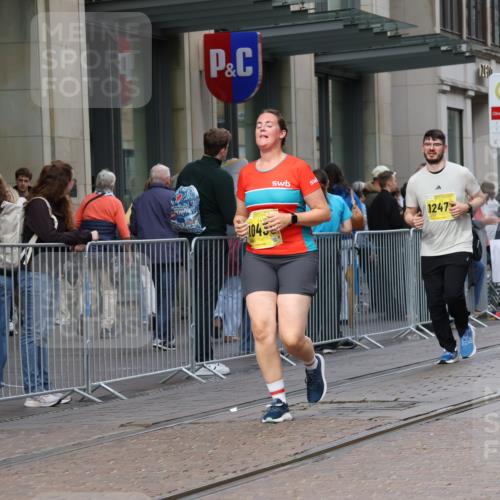 13.09.2026 - 21. swb-Marathon Bremen Strokosch-Dieckow http://msf.ph/oto/10359394 13.09.2026 11:19:45 Ziel 10430, 10882, 11244, 11333, 11337, 11546, 12472, 10004, 11457 meine-sportfotos.de