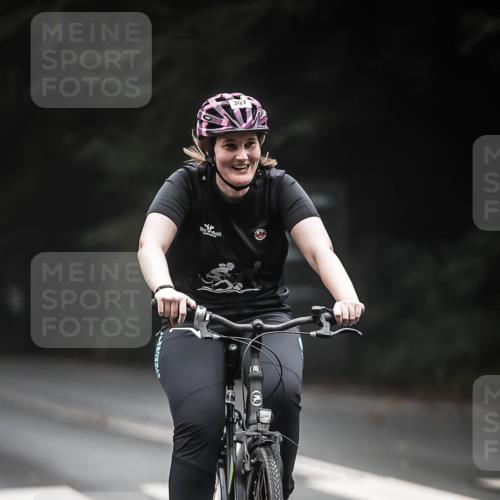 13.09.2026 - Stadtparktriathlon H.Heesch http://msf.ph/oto/10359396 13.09.2026 09:57:19 Radfahren 215, 242, 307 meine-sportfotos.de