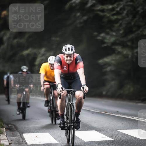 13.09.2026 - Stadtparktriathlon H.Heesch http://msf.ph/oto/10359400 13.09.2026 11:13:42 Radfahren 496, 503, 554, 605, 641, 696 meine-sportfotos.de