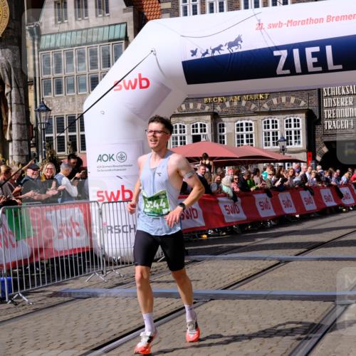 13.09.2026 - 21. swb-Marathon Bremen Tim E. http://msf.ph/oto/10359405 13.09.2026 12:55:37 Ziel 3744 meine-sportfotos.de