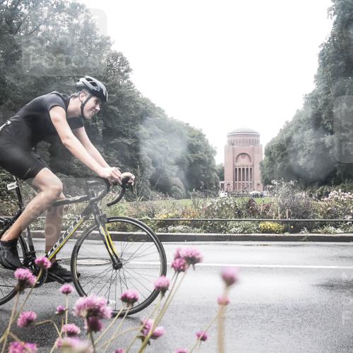 13.09.2026 - Stadtparktriathlon H.Heesch http://msf.ph/oto/10359413 13.09.2026 13:27:11 Radfahren 1363, 1409, 1468, 1477 meine-sportfotos.de