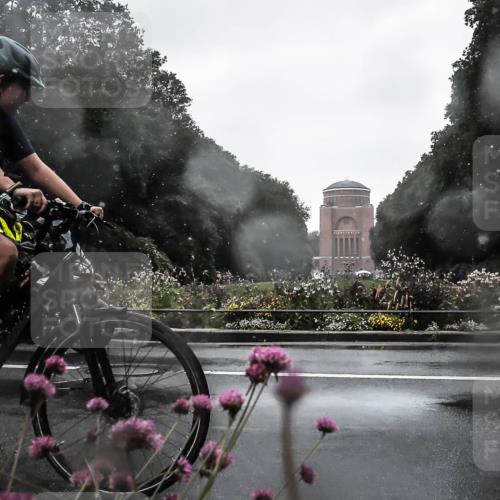 13.09.2026 - Stadtparktriathlon H.Heesch http://msf.ph/oto/10359434 13.09.2026 12:03:02 Radfahren 747, 948, 950, 1059 meine-sportfotos.de
