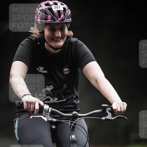 13.09.2026 - Stadtparktriathlon H.Heesch http://msf.ph/oto/10359438 13.09.2026 09:57:20 Radfahren 215, 242, 307 meine-sportfotos.de