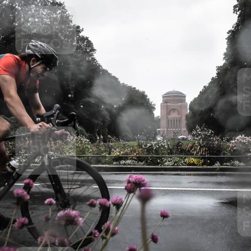 13.09.2026 - Stadtparktriathlon H.Heesch http://msf.ph/oto/10359450 13.09.2026 12:03:06 Radfahren 747, 905, 927, 950 meine-sportfotos.de