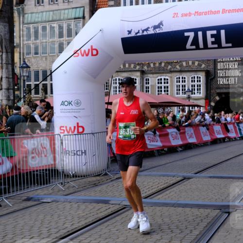13.09.2026 - 21. swb-Marathon Bremen Tim E. http://msf.ph/oto/10359458 13.09.2026 12:56:00 Ziel 1724, 2072, 4381, 5163, 9630, 10034 meine-sportfotos.de